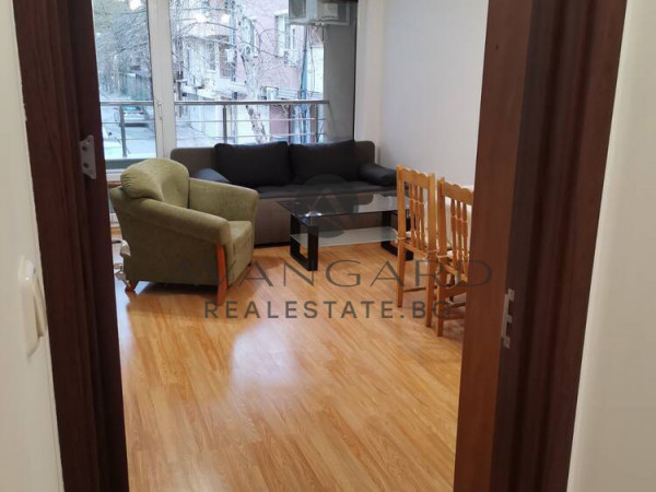 THREE BEDROOM FURNISHED! THE BREAKER!
