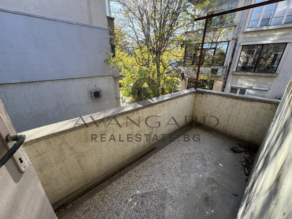 ЧЕТИРИСТАЕН С ВЪЗМОЖНОСТ ЗА ГАРАЖ  В КАМЕНИЦА 1