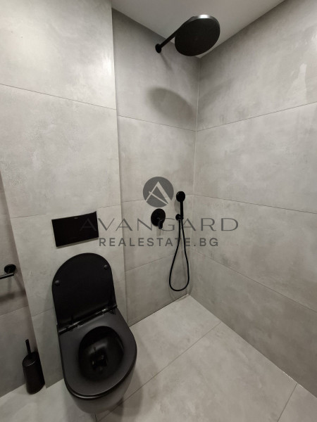 Четиристаен апартамент Център Изток