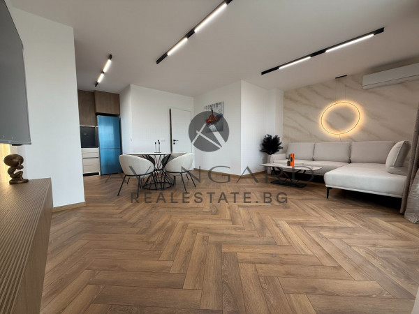 ТРИСТАЕН ЛУКСОЗЕН ПЕНТХАУС