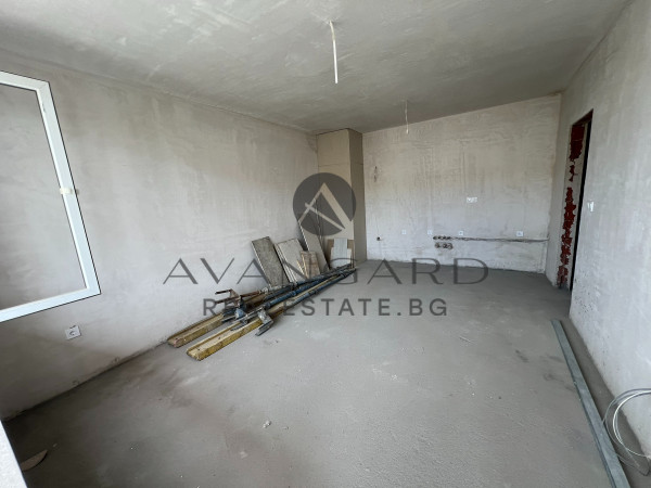 Spacious three -bedroom in front of Act 14 South