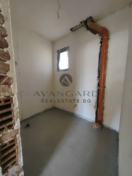 TWO-ROOM/COMATEV KNOT