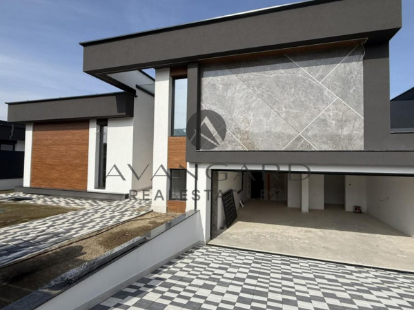 САМОСТОЯТЕЛНА БУТИКОВА КЪЩА С ПАНОРАМНА ГЛЕДКА! БЕЛАЩИЦА!