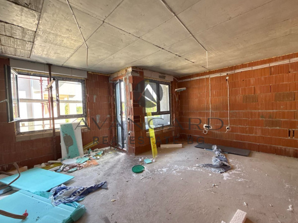 Двустаен апартамент / Прослав