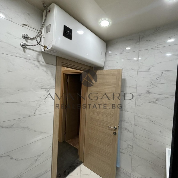 CENTER EAST !!! LUXURY TWO-ROOM APARTMENT!!!