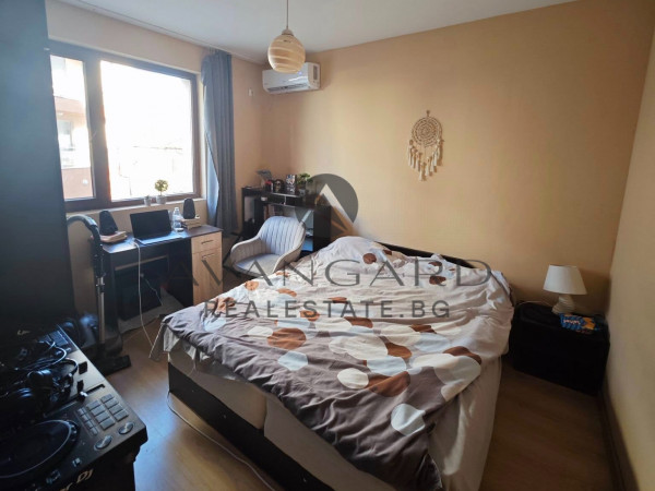 One -bedroom apartment with a tenant to UHT
