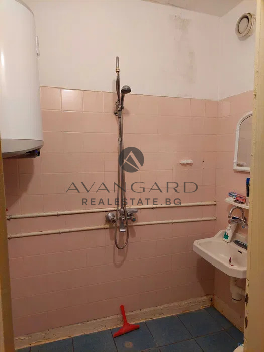 One bedroom! Three separate rooms! Kyuchuk Paris!