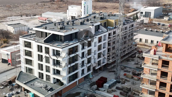 Luxurious new building Kurshiaka