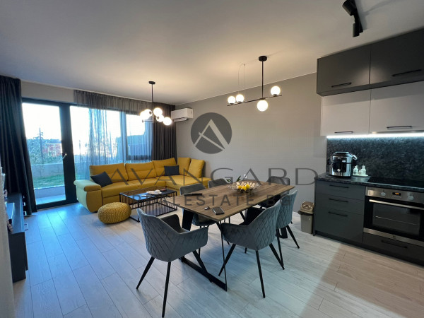 LUXURIOUSLY FURNISHED TWO-ROOM APARTMENT