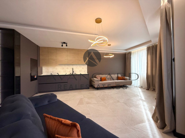 DESIGNER MULTI-ROOM APARTMENT