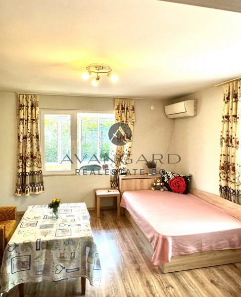 Two -storey house with a yard in the village of Kalekovets!