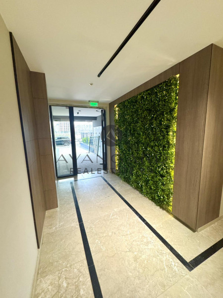 THREE-ROOM APARTMENT WITH ACT 16 WITH COURTYARD