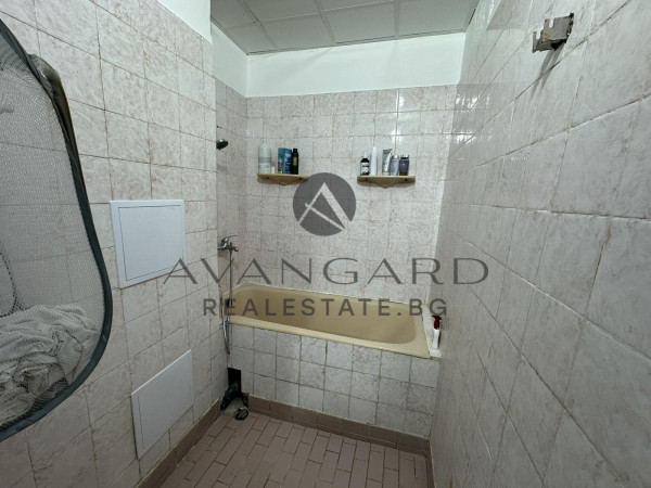 Spacious two -bedroom / real square footage / south exposure
