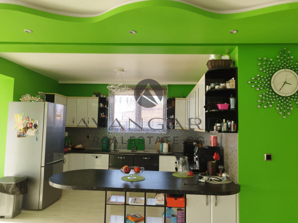 A spacious house with four bedrooms in Benkovski