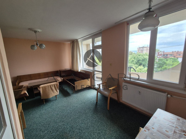 One -bedroom to Thursday market