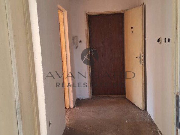 THREE-ROOM APARTMENT WITH REAL SQUARE AREA