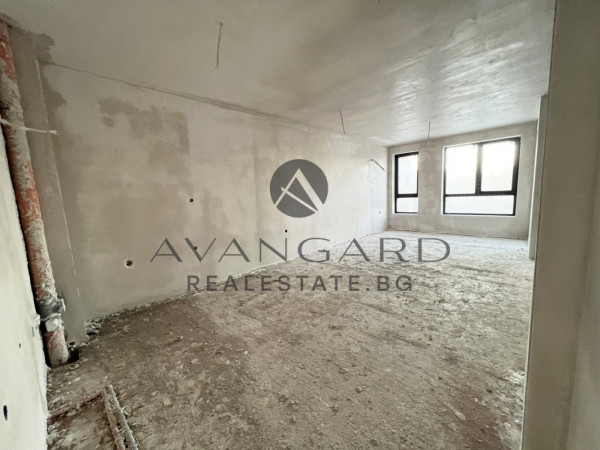 SPACIOUS THREE-ROOM APARTMENT WITH ACT 14!