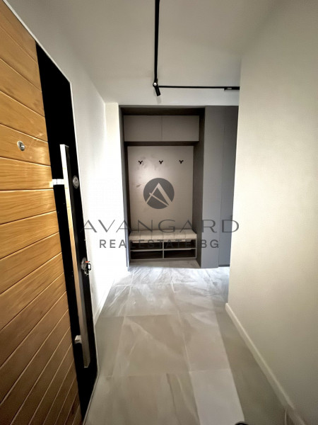 THREE-ROOM APARTMENT WITH ACT 16 WITH COURTYARD