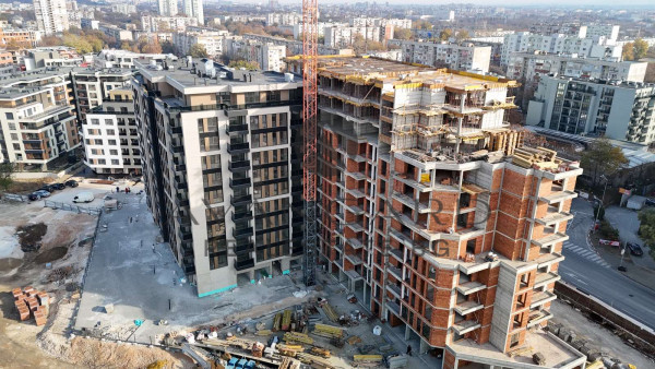 NEW LUXURY BUILDING / HRISTO SMIRENENSKI