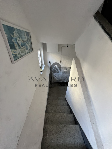 House floor + basement / Proslav