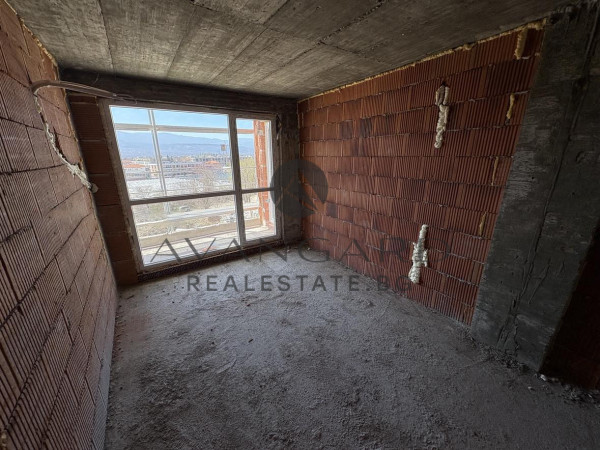 Two bedroom with parking space! Southern