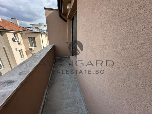 ПРОСТОРЕН ТРИСТАЕН / ТОП ЛОКАЦИЯ / НОВА СГРАДА