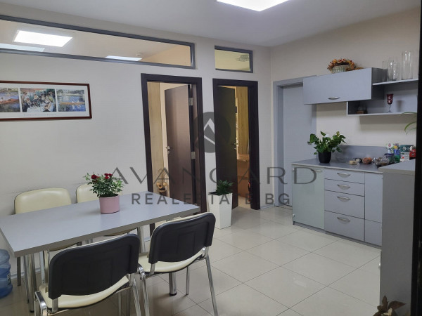 Office! Top location