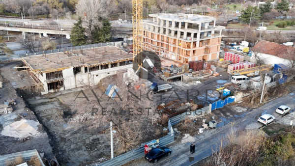 ДВУСТАЕН! МЛАДЕЖКИ ХЪЛМ!