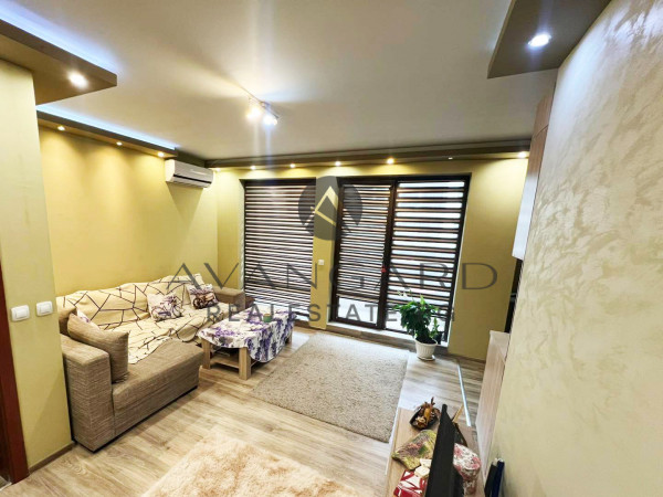 ДВУСТАЕН ОБЗАВЕДЕН КЪРШИЯКА