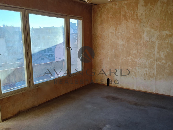 Two -bedroom apartment in the center