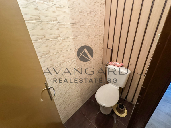 Spacious two -bedroom with four separate rooms / real square footage / south exposure / center