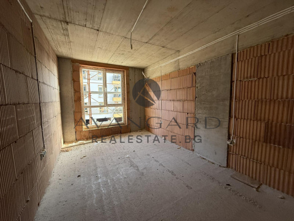 ТРИСТАЕН АПАРТАМЕНТ! МЛАДЕЖКИ ХЪЛМ!