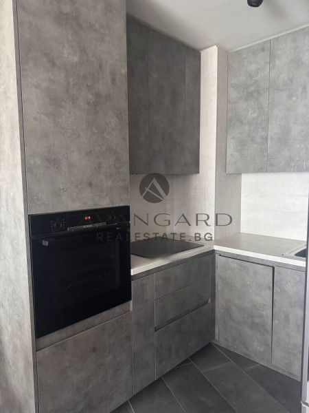 ОБЗАВЕДЕН ДВУСТАЕН АПАРТАМЕНТ В ЛУКСОЗНА СГРАДА