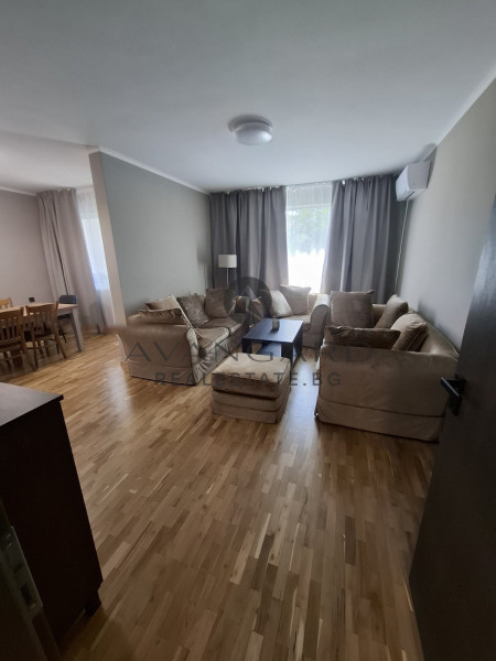 Четиристаен апартамент Център Изток