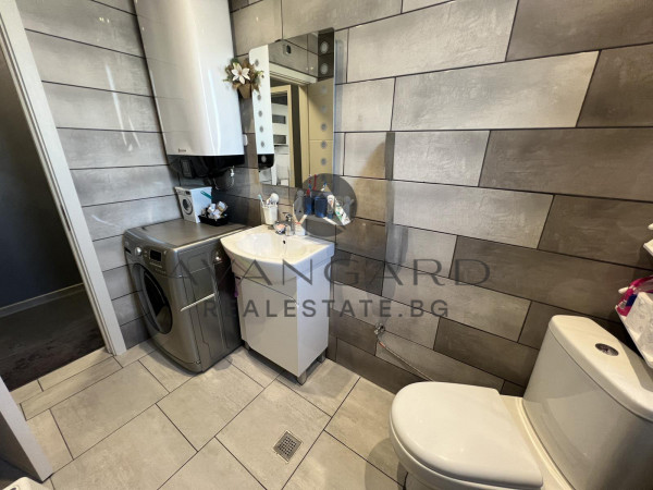 ДВУСТАЕН ОБЗАВЕДЕН! ЮЖЕН!