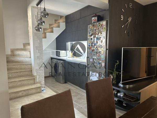 Luxury maisonette! Center!