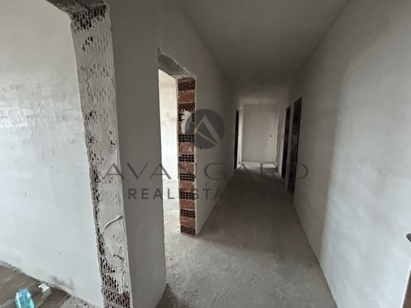 SPACIOUS FOUR BEDROOM WITH GARAGE