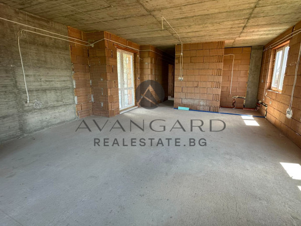 Spacious two -bedroom / south exposure
