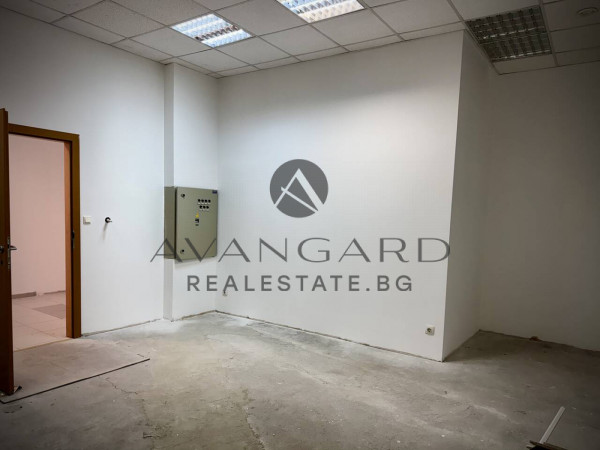 ПРОСТОРЕН ОФИС / ТОП ЛОКАЦИЯ / ЦЕНТЪР