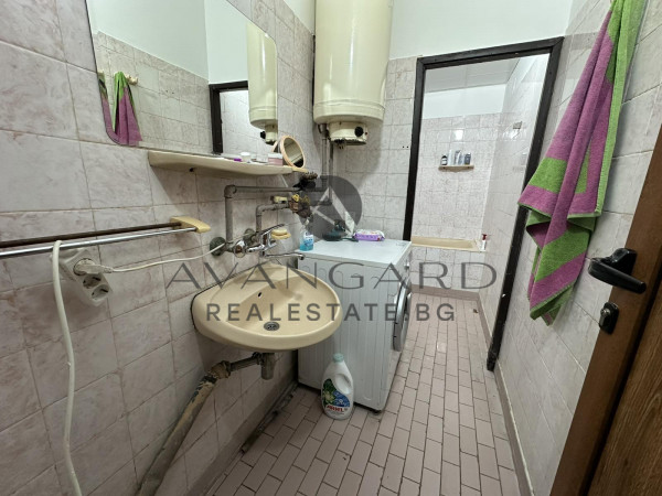 Spacious two -bedroom / real square footage / south exposure