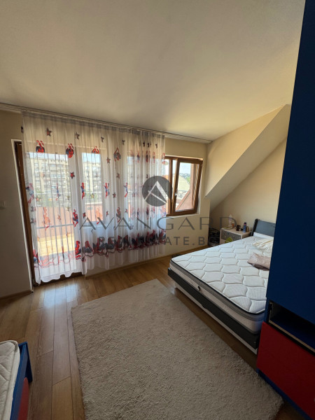 Fully furnished maisonette / east center