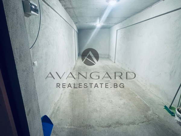 Double Garage / Kyuchuk Paris