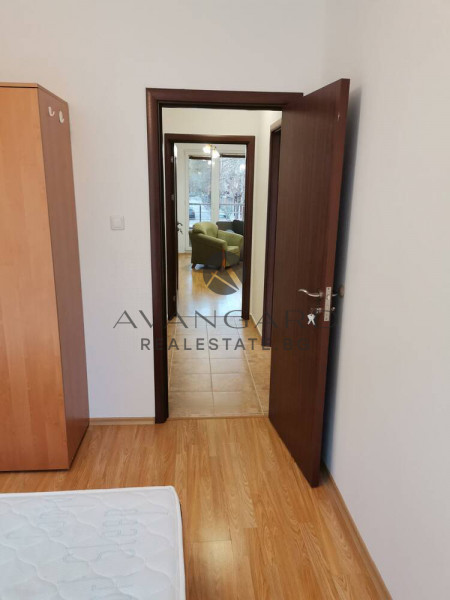 THREE BEDROOM FURNISHED! THE BREAKER!