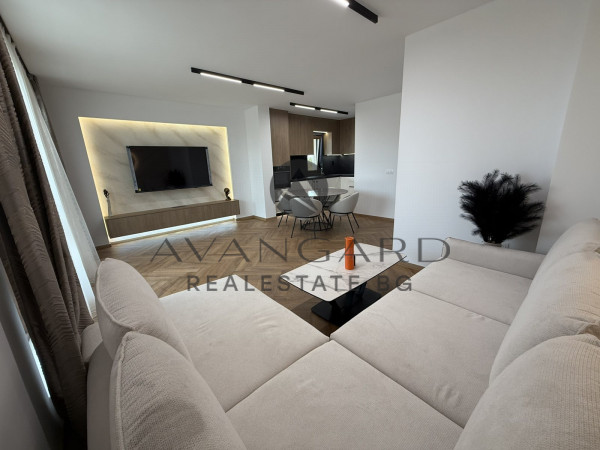 ТРИСТАЕН ЛУКСОЗЕН ПЕНТХАУС