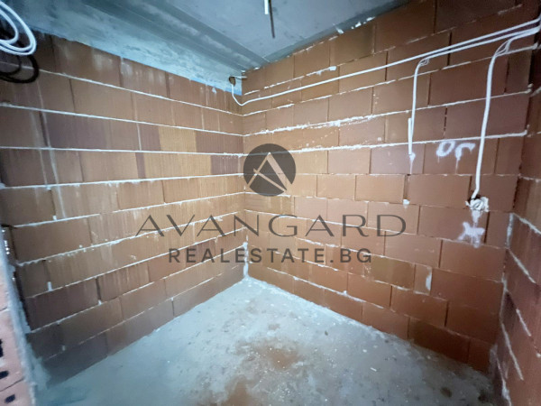 ДВУЕТАЖНА КЪЩА с.БЕЛАЩИЦА