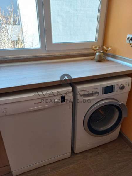 Three -bedroom with parking space + Studio Kamenitsa 2