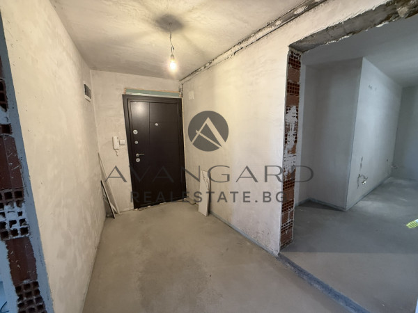 Two-room apartment with a yard on Bunardjika