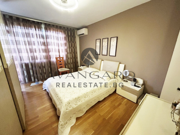 Обширен ЧЕТИРИСТАЕН ПАНАИРА