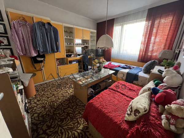 MULTI-ROOM CENTER/ Water Palace