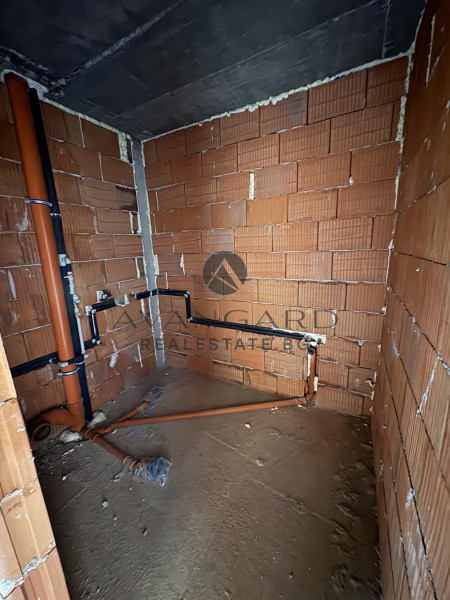 Two bedroom with parking space! Southern